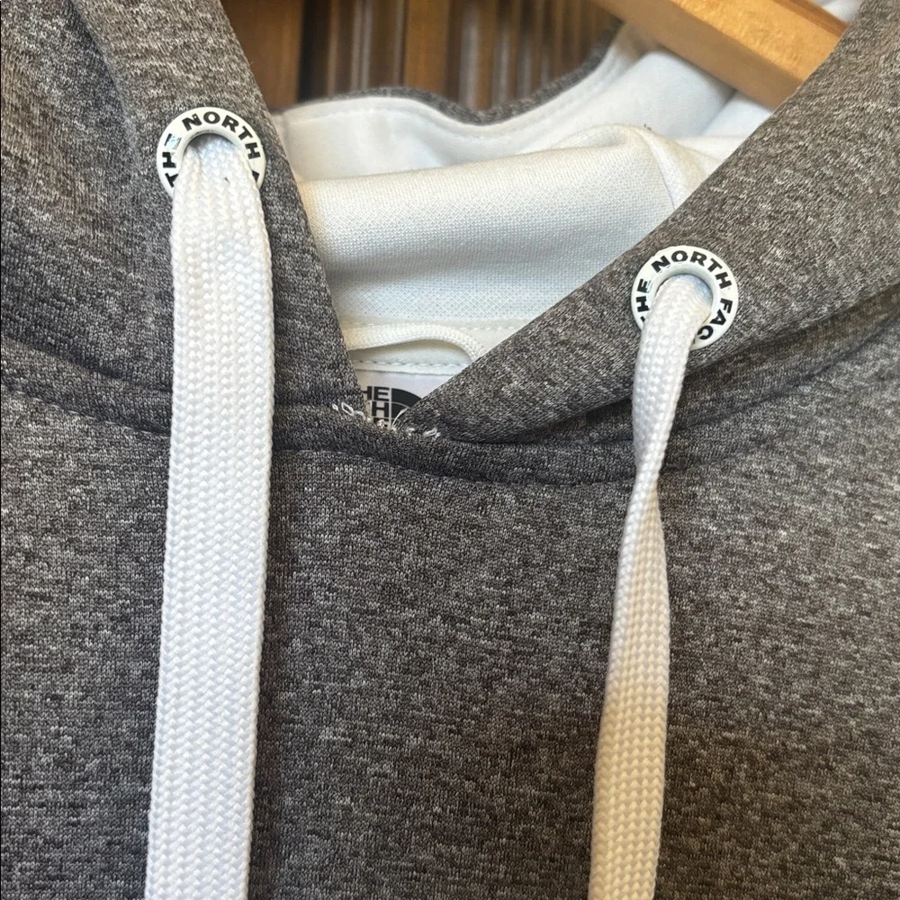 The North Face Half Dome pullover hoodie! Size large